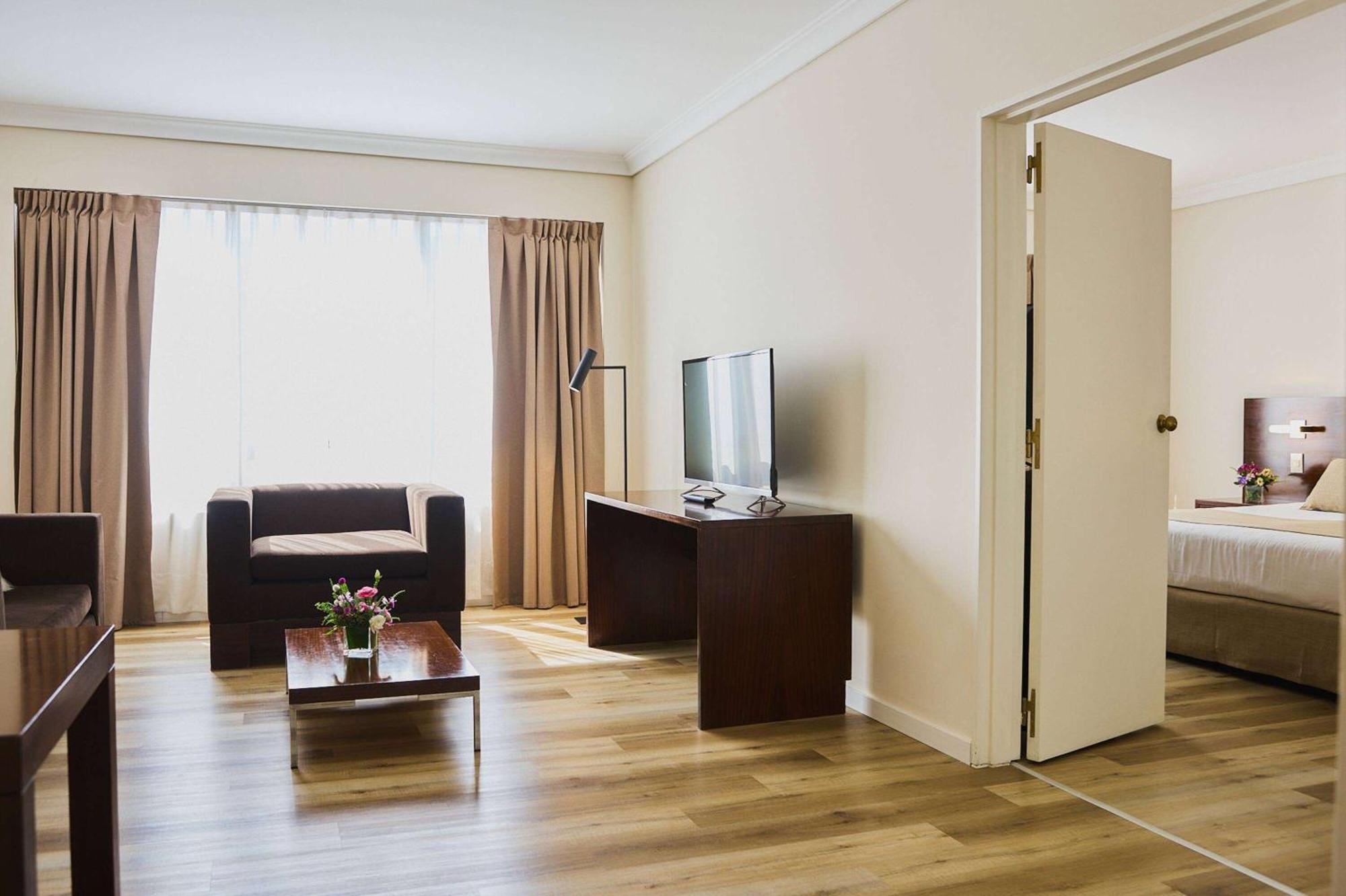 Queen Suite Non-Smoking