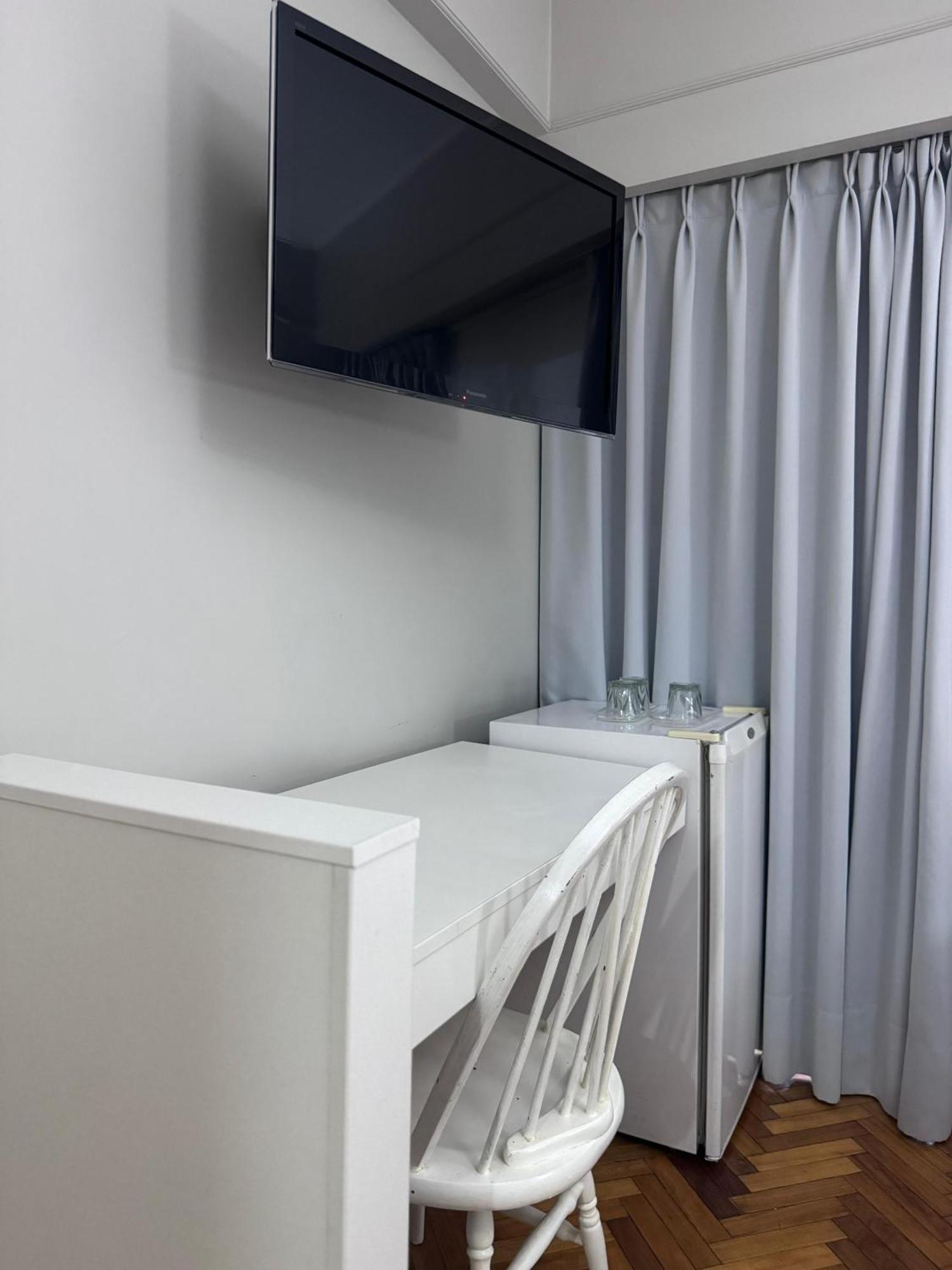 Family Room,1586150383:JPEG