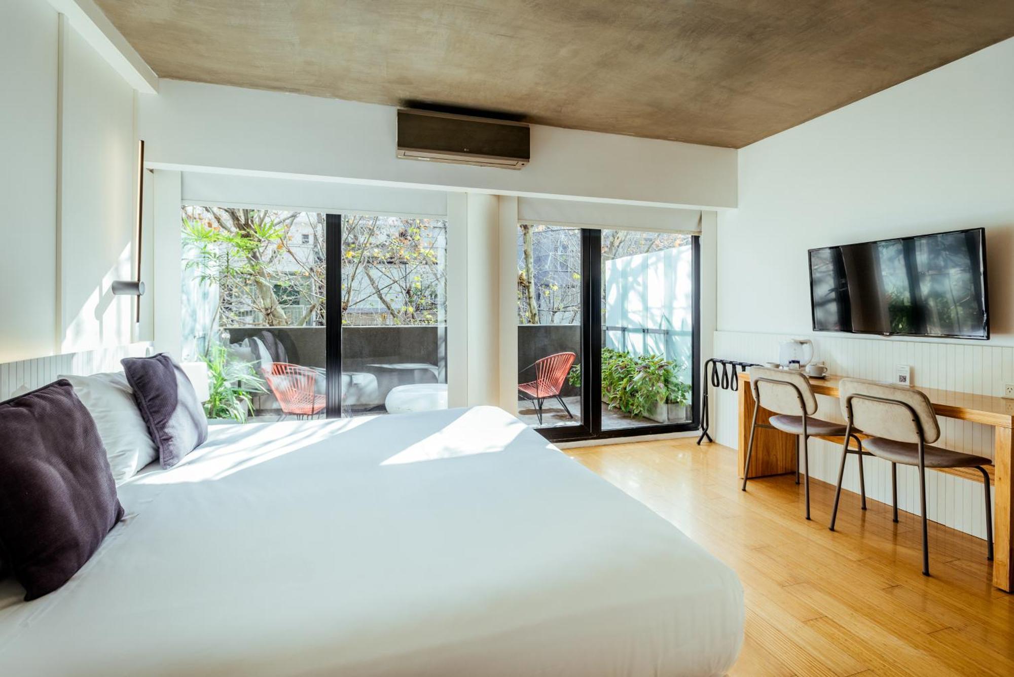 Deluxe Suite Balcony