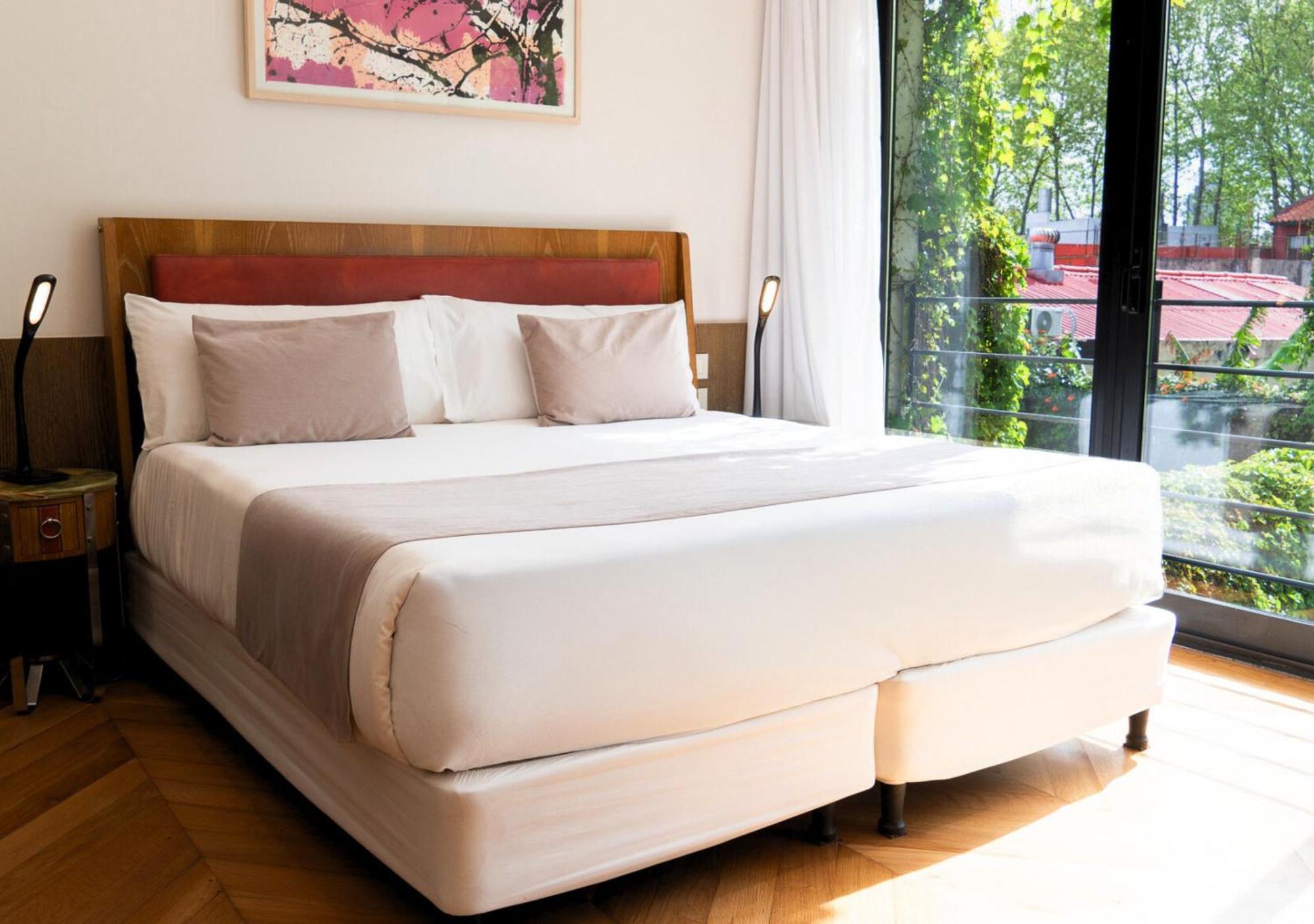Deluxe Room,1739392037:JPEG