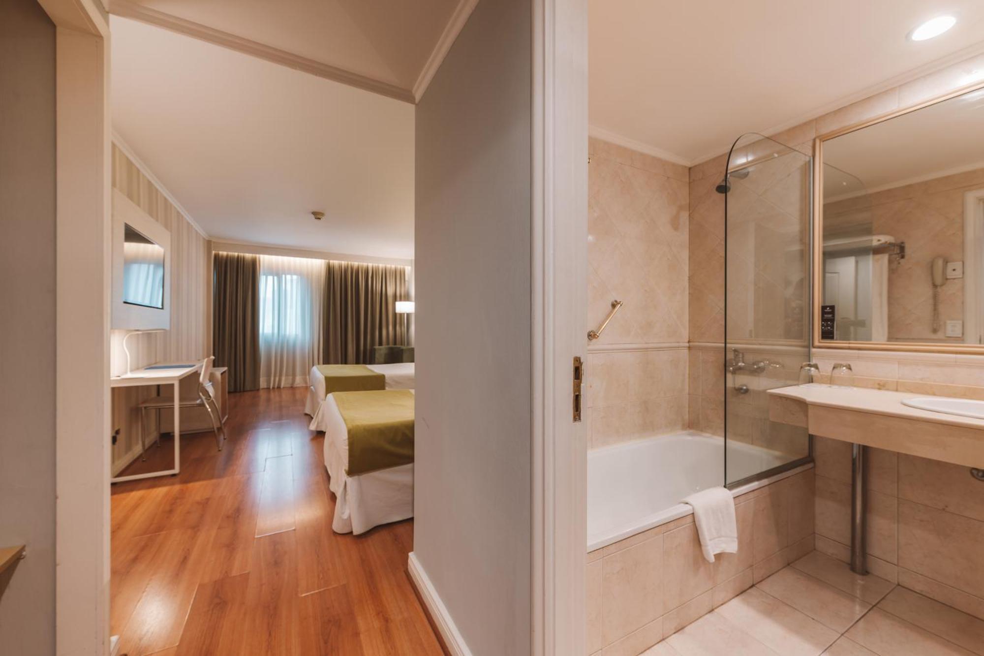 Standard Twin Room,1765176859:JPEG