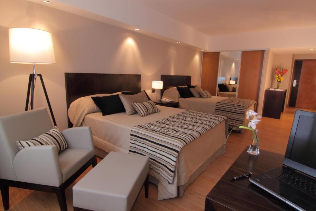 Family Room (2 Adults + 2 Children)