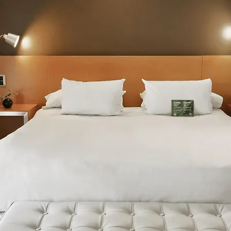 725 Continental Hotel-2